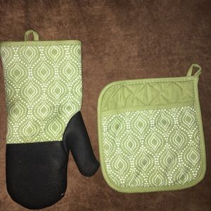 Green White Pattern Neoprene Oven Mitt Pot Holder Set